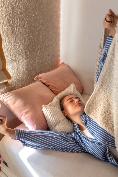 Waarom je als zijslaper moe wakker wordt